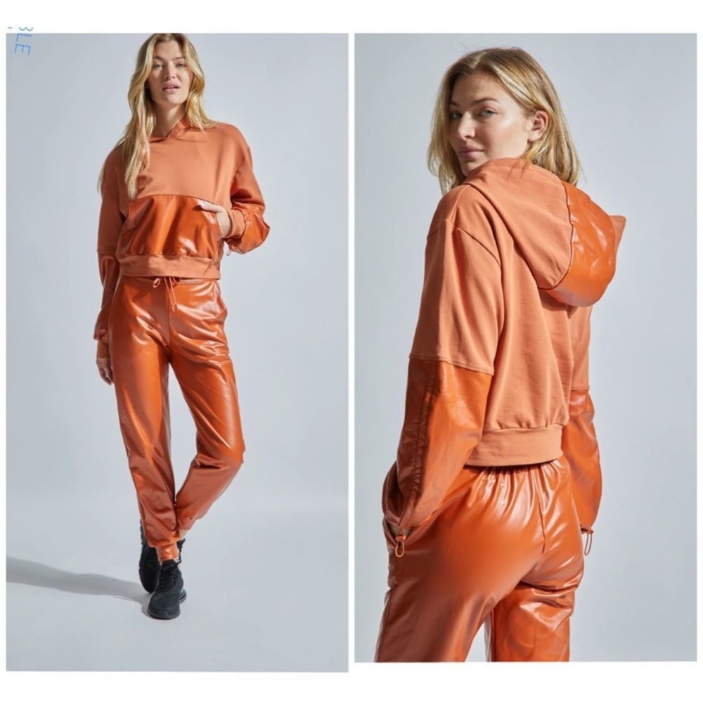 Noli Yoga Midnight Hoodie in Camel - XL